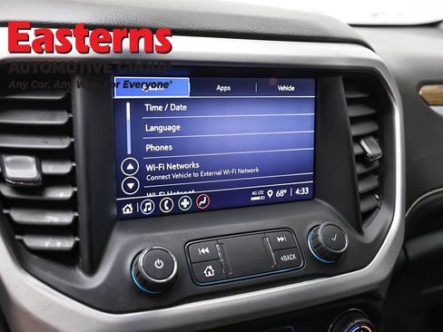 Used 2022 GMC Acadia SLE image 19