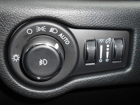 New 2026 Chrysler Pacifica Select image 20