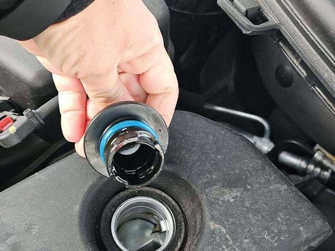 Used 2018 Chevrolet Cruze LT w/ Convenience Package image 24