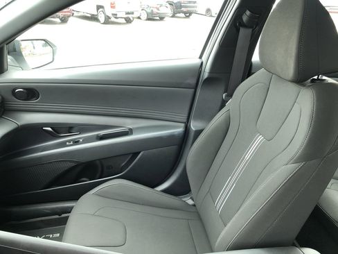 Used 2025 Hyundai Elantra Sport image 22