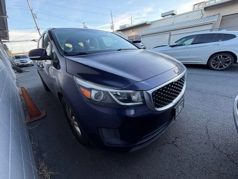 Used 2018 Kia Sedona LX FWD image 3