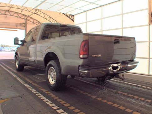 Used 2002 Ford F250 Lariat RWD image 8