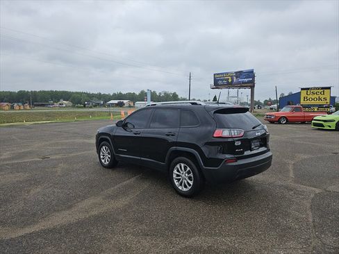 Used 2020 Jeep Cherokee Latitude AWD/4WD image 4
