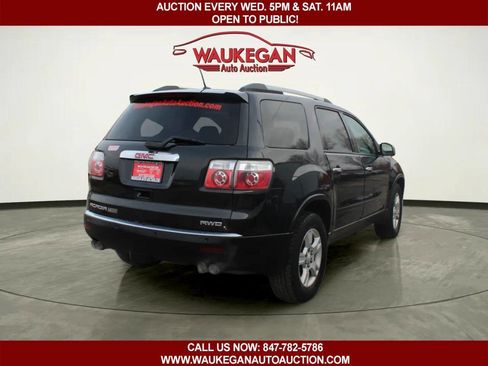 Used 2010 GMC Acadia SLE image 3