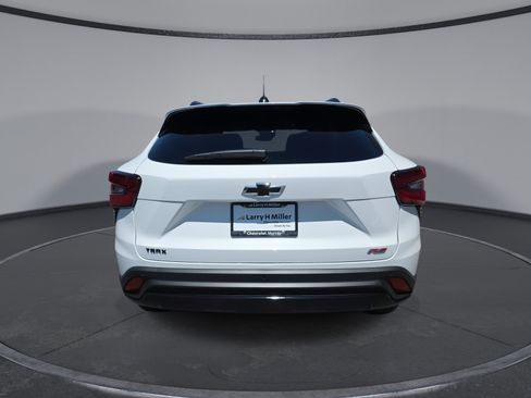 New 2026 Chevrolet Trax RS w/ Driver Confidence Package FWD image 12
