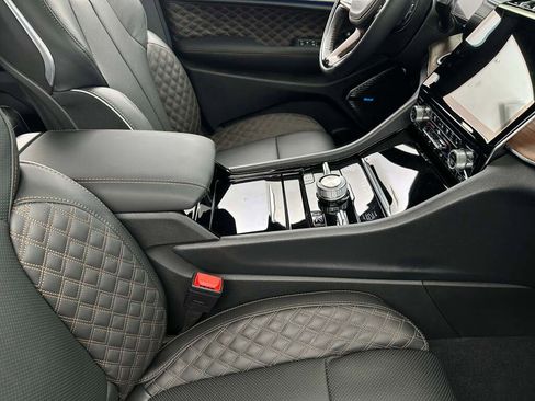 New 2025 Jeep Grand Cherokee Summit image 24