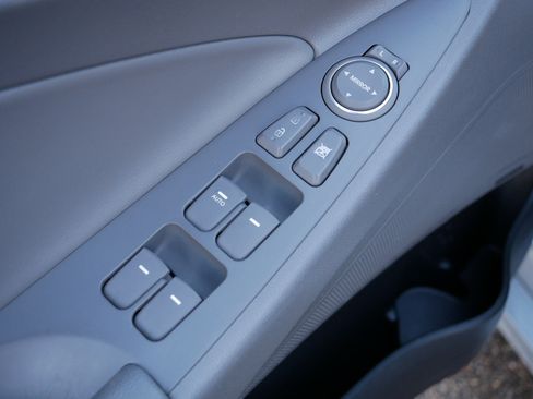 Used 2013 Hyundai Sonata Limited image 19