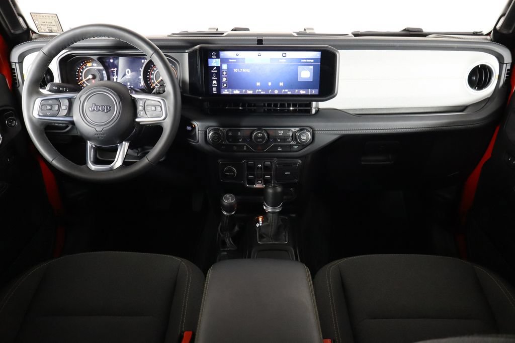 Used 2026 Jeep Wrangler Unlimited Sahara AWD/4WD image 32
