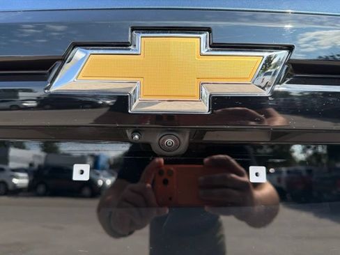 Used 2025 Chevrolet Traverse LT w/ Driver Confidence Package FWD image 13