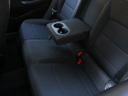 Used 2018 Chevrolet Cruze LT w/ Convenience Package image 18