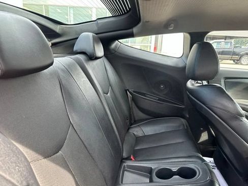 Used 2015 Hyundai Veloster Turbo FWD image 13
