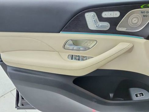 Used 2022 Mercedes-Benz GLS 450 4MATIC image 39