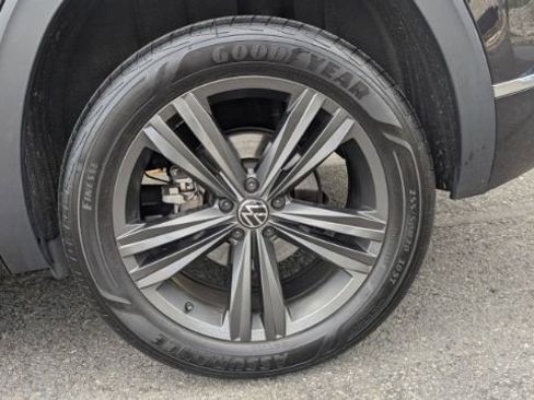 Used 2022 Volkswagen Atlas Cross Sport SEL R-Line image 10