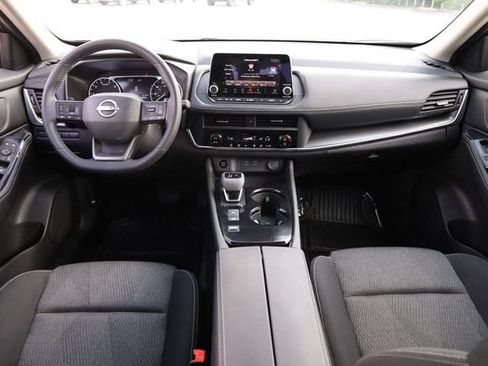 Certified 2026 Nissan Rogue SV FWD image 23