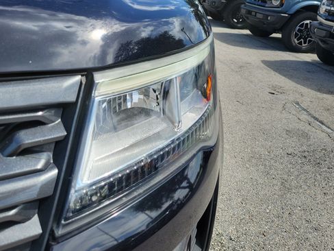 Used 2019 Ford Explorer XLT w/ Equipment Group 202A FWD image 3