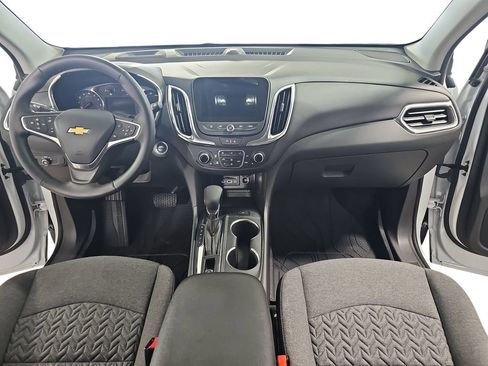 Certified 2024 Chevrolet Equinox LT AWD/4WD image 11