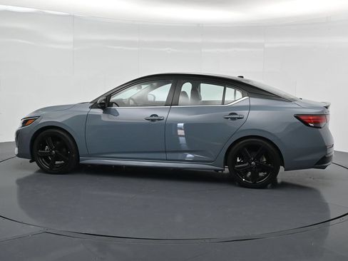 Used 2025 Nissan Sentra SR w/ SR Premium Package FWD image 2
