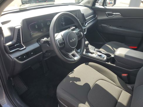 Used 2025 Kia Sportage LX AWD/4WD image 10