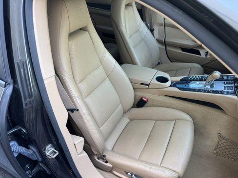 Used 2016 Porsche Panamera 4 AWD/4WD image 39