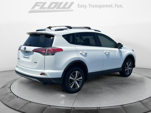 Used 2018 Toyota RAV4 XLE FWD image 9