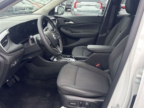 Certified 2024 Buick Encore GX Preferred w/ Comfort Package FWD image 18
