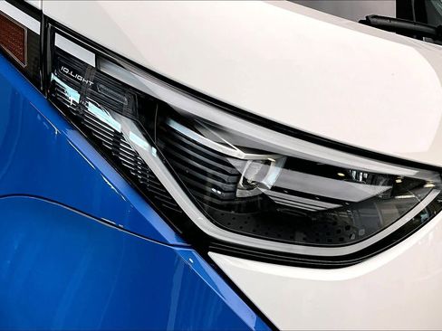 Used 2025 Volkswagen ID. Buzz 1st Edition image 26