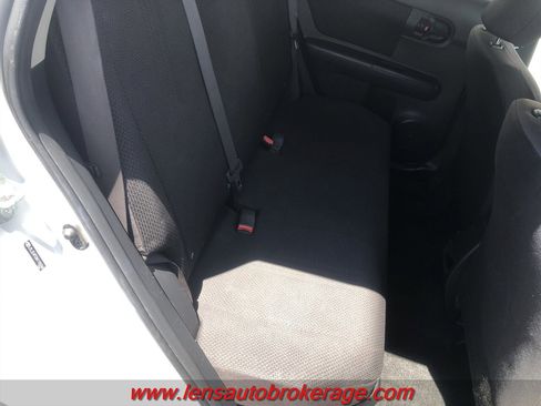 Used 2010 Scion xB FWD image 18