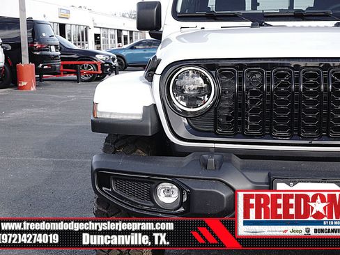 New 2026 Jeep Gladiator Sport AWD/4WD image 43