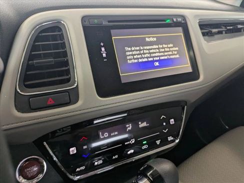 Used 2017 Honda HR-V EX image 11