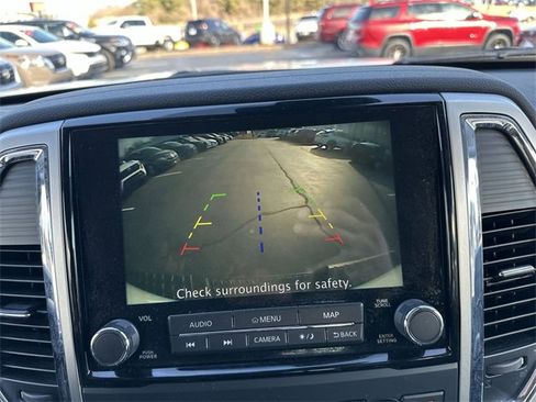 Used 2021 Nissan Titan SV w/ SV Convenience Package image 23