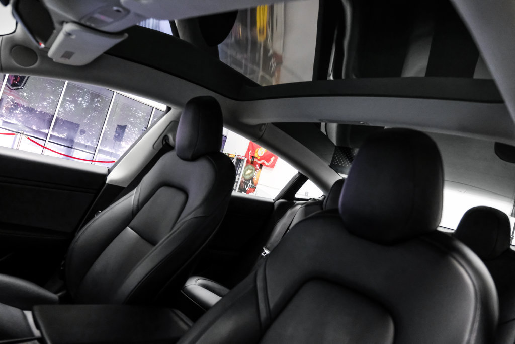Used 2018 Tesla Model 3 Long Range RWD image 5
