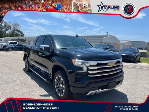 Used 2022 Chevrolet Silverado 1500 High Country w/ Z71 Off-Road Package AWD/4WD image 3