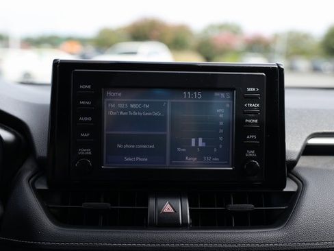 Used 2019 Toyota RAV4 LE image 20