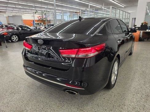 Used 2017 Kia Optima EX FWD image 4