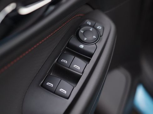 Used 2025 Chevrolet TrailBlazer RS w/ Driver Confidence Package image 23