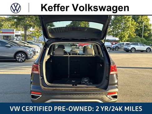 Certified 2023 Volkswagen Taos SE FWD image 33