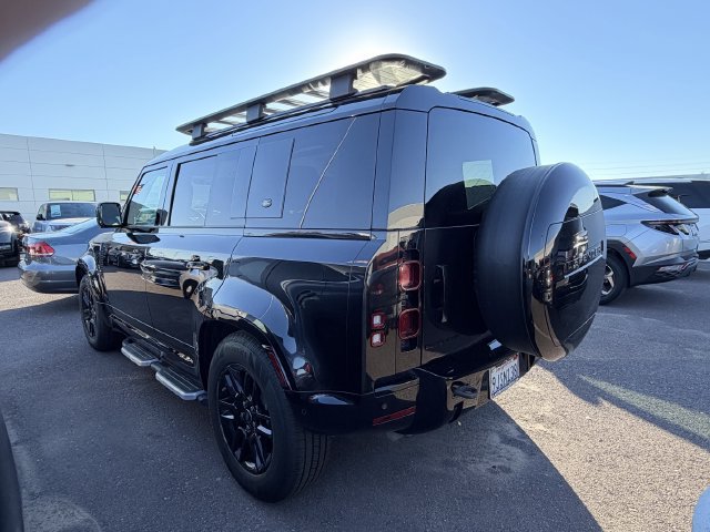 Used 2024 Land Rover Defender 110 X-Dynamic SE AWD/4WD image 5