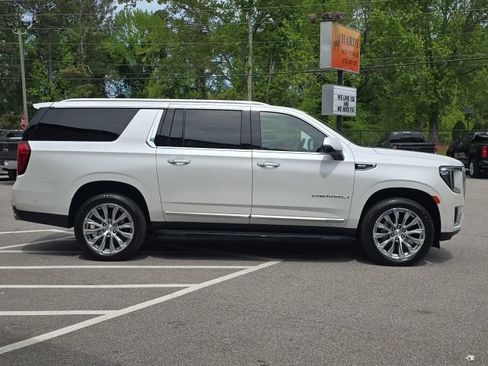Used 2024 GMC Yukon XL Denali w/ Advanced Technology Package image 6