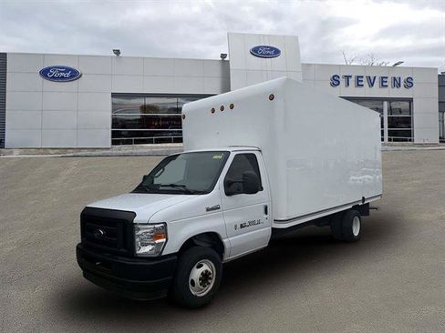 Certified 2024 Ford E-450 and Econoline 450 Super Duty w/ Power Windows & Locks Group RWD image 2