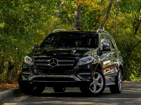 Used 2018 Mercedes-Benz GLE 350 image 2