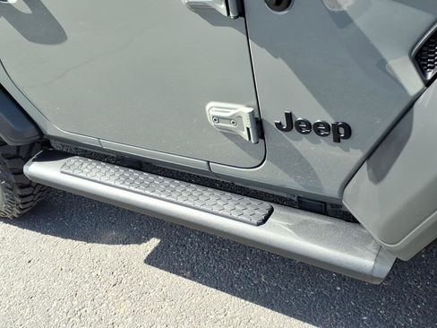 Used 2021 Jeep Wrangler Sport S image 10