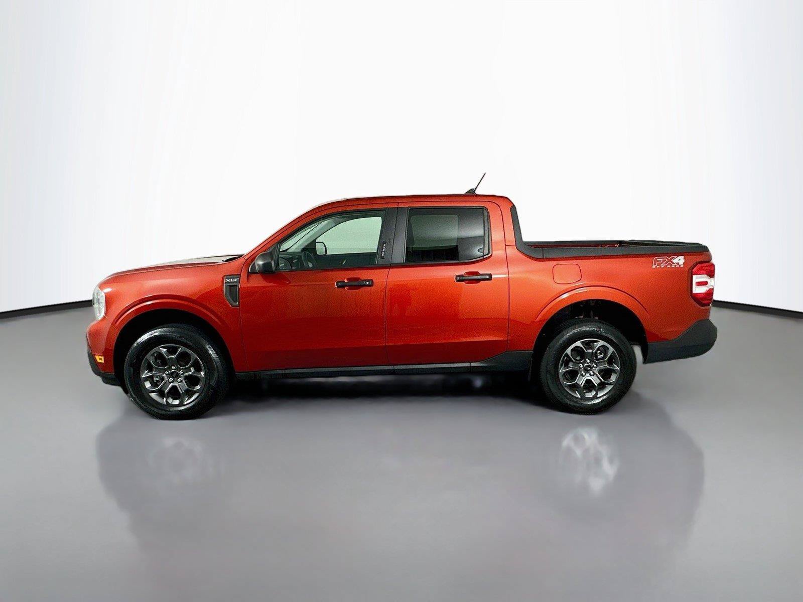 Used 2023 Ford Maverick XLT FWD image 8