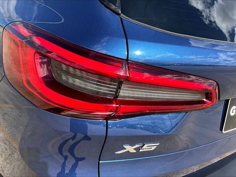 Used 2019 BMW X5 xDrive40i w/ Premium Package 2 image 28