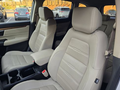 Used 2019 Honda CR-V Touring image 12
