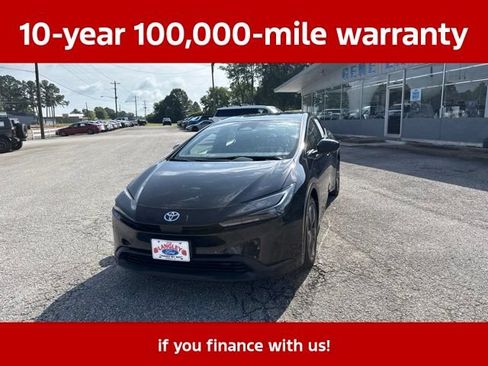 Used 2025 Toyota Prius LE FWD image 6