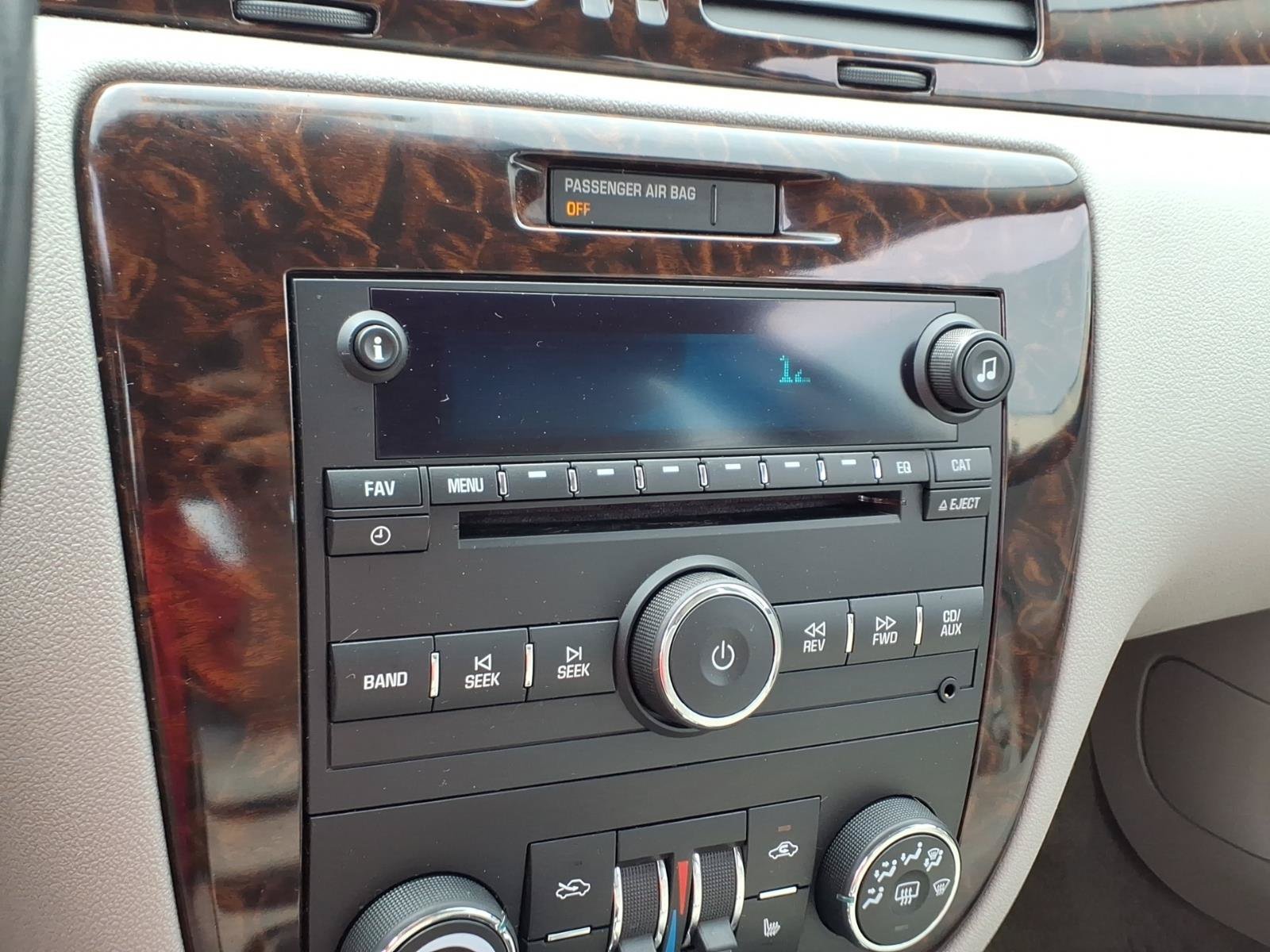 Used 2012 Chevrolet Impala LTZ FWD image 10