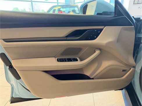 Used 2023 Porsche Taycan 4S image 9