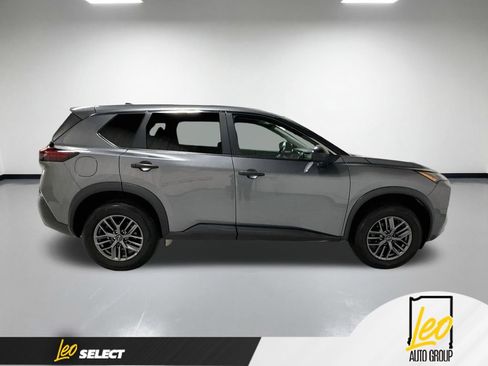 Used 2023 Nissan Rogue S AWD/4WD image 6