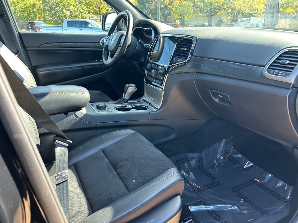 Used 2022 Jeep Grand Cherokee Laredo X AWD/4WD image 18