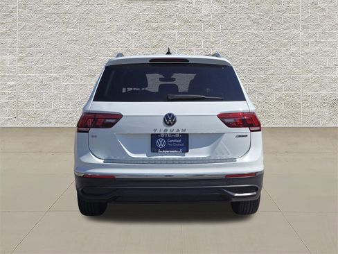 Certified 2024 Volkswagen Tiguan SE AWD/4WD image 6